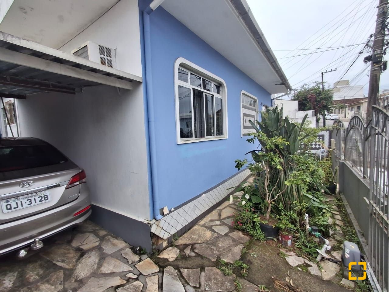 Casa com 200m², 3 quartos (sendo 1 suíte), 1 garagem, no bairro Estreito em Florianópolis