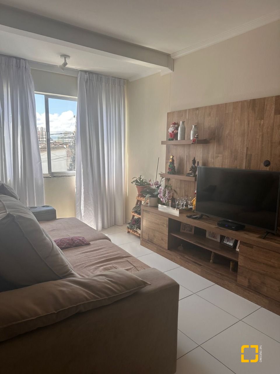 Apartamento com 93m², 3 quartos, 1 garagem, no bairro Barreiros em São José