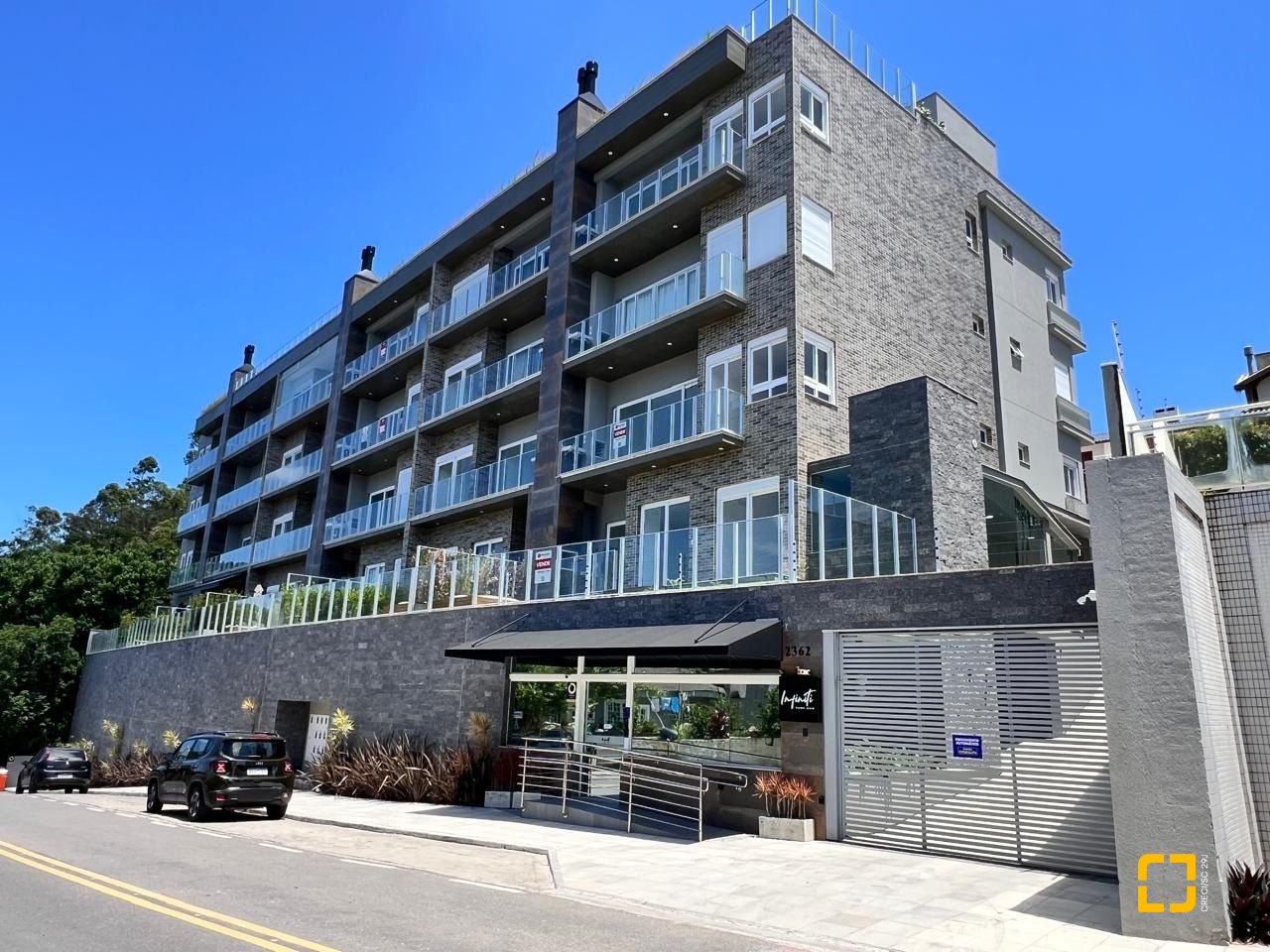 Apartamento com 133m², 6 quartos (sendo 3 suítes), 2 garagens, no bairro João Paulo em Florianópolis