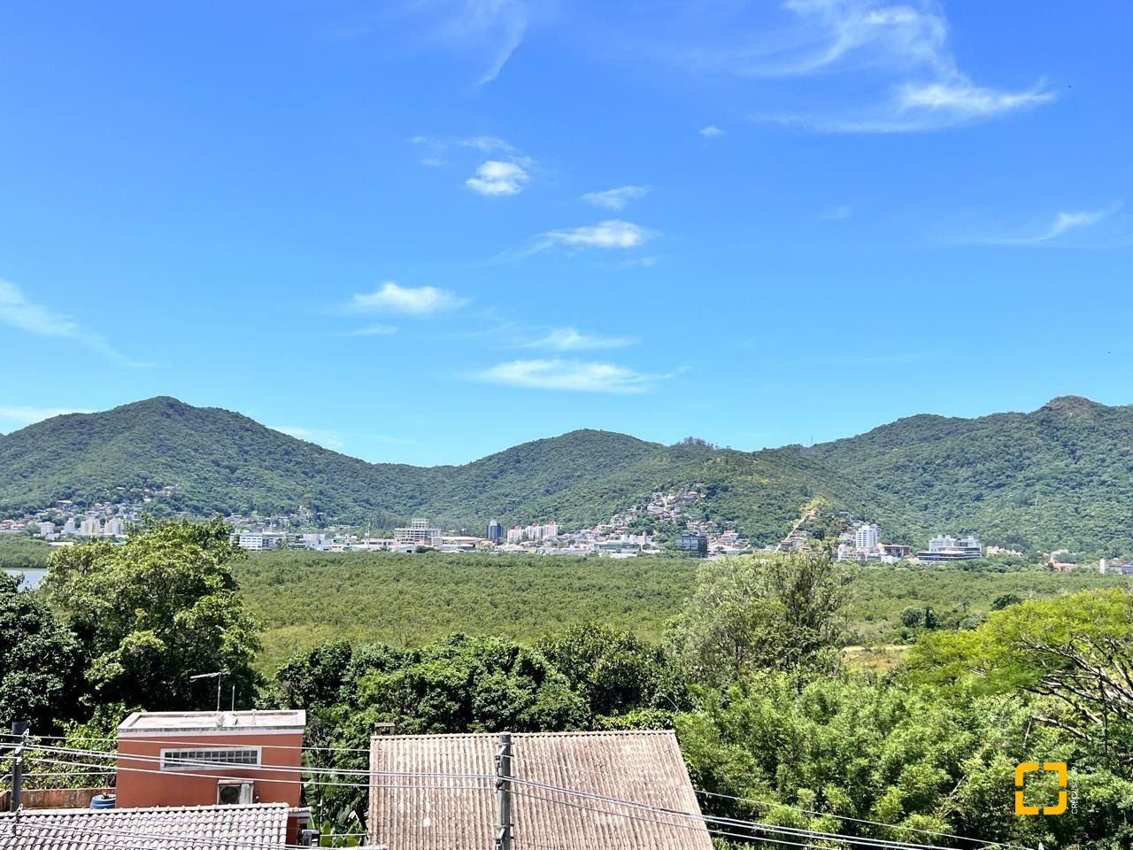 Apartamento com 133m², 6 quartos (sendo 3 suítes), 2 garagens, no bairro João Paulo em Florianópolis