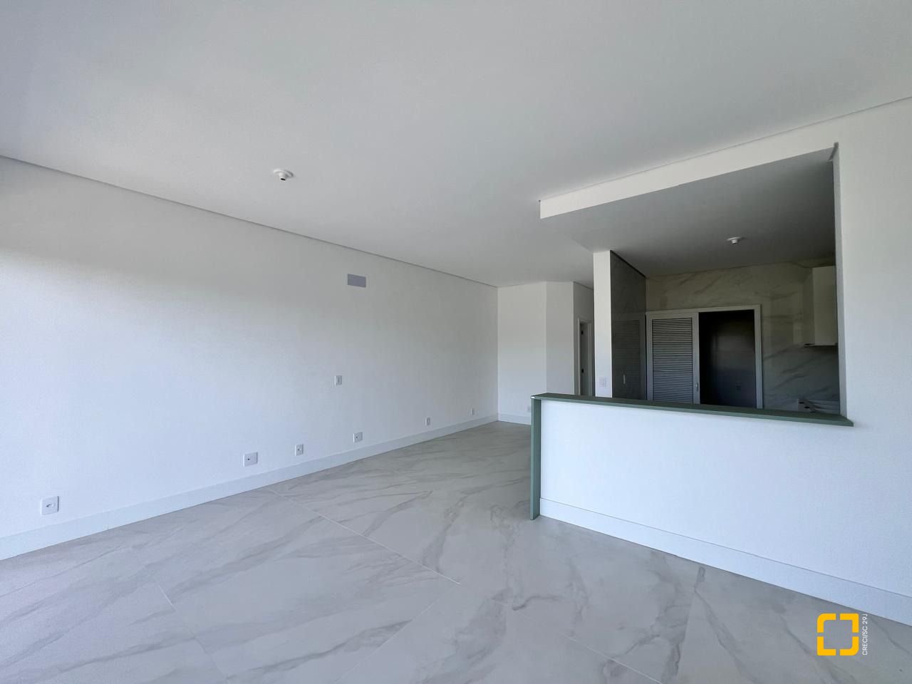 Apartamento com 133m², 6 quartos (sendo 3 suítes), 2 garagens, no bairro João Paulo em Florianópolis