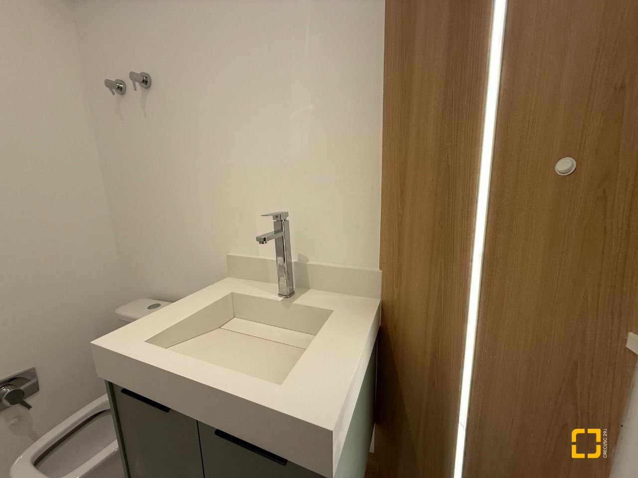 Apartamento com 133m², 6 quartos (sendo 3 suítes), 2 garagens, no bairro João Paulo em Florianópolis