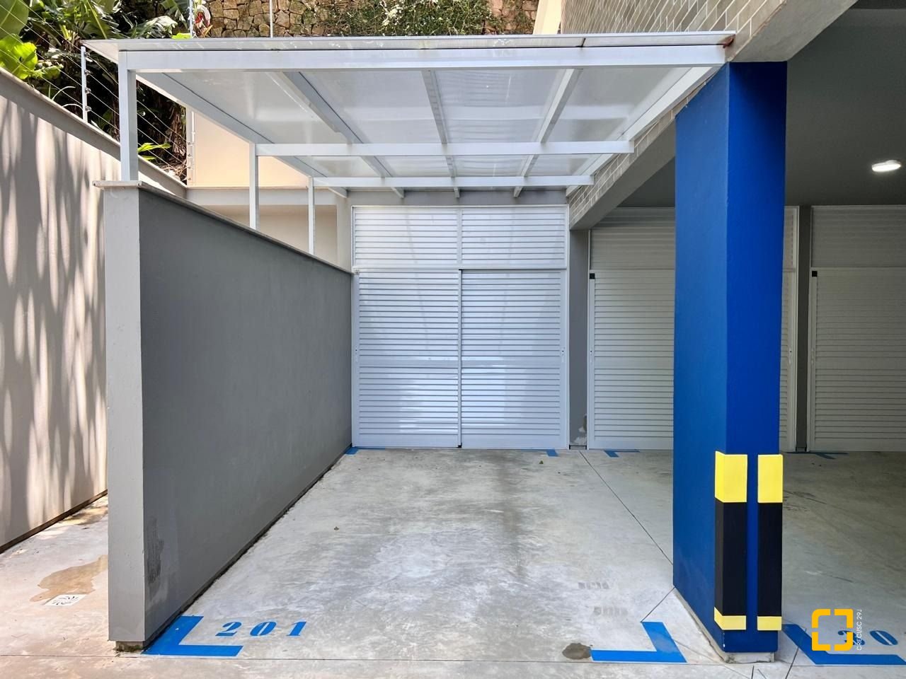 Apartamento com 133m², 6 quartos (sendo 3 suítes), 2 garagens, no bairro João Paulo em Florianópolis