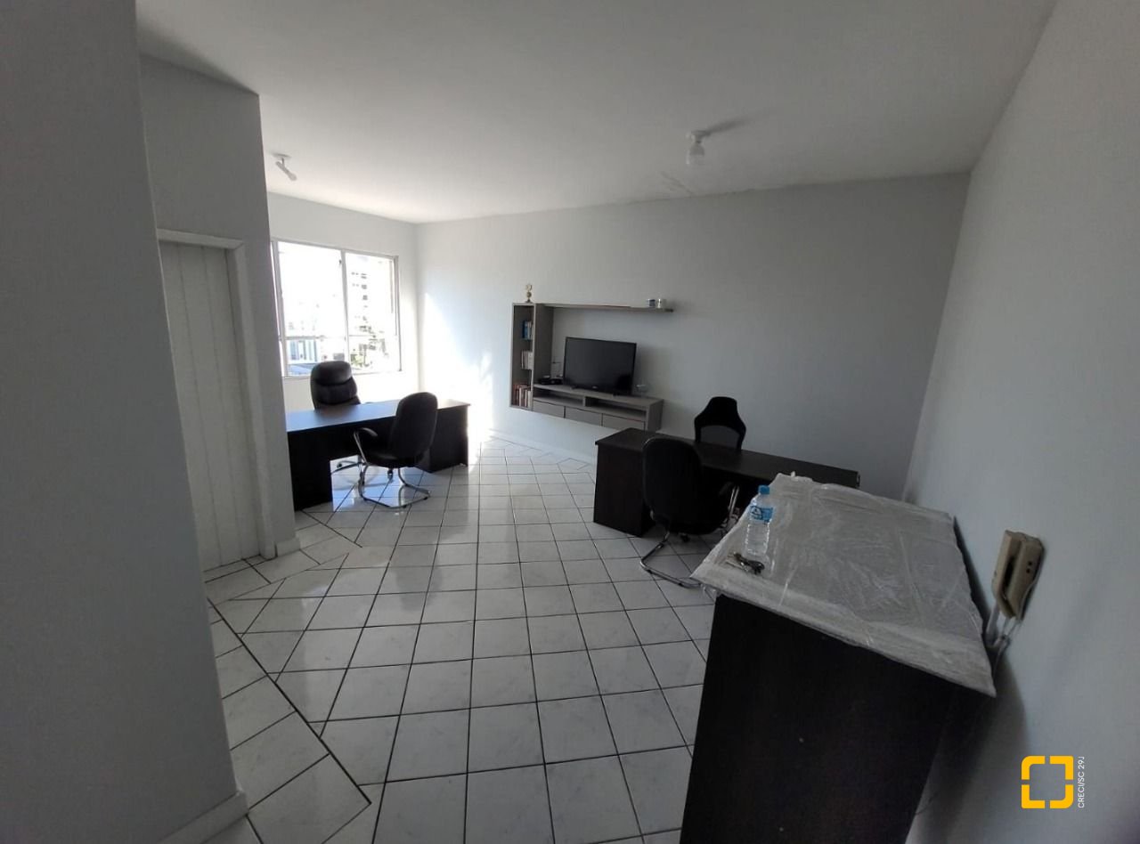 Sala com 28m², no bairro Estreito em Florianópolis
