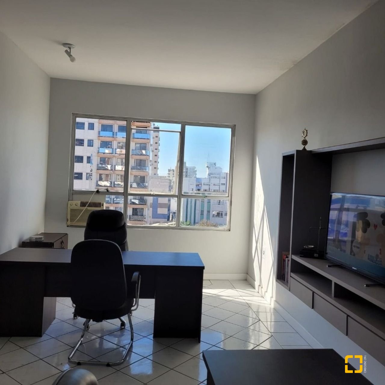 Sala com 28m², no bairro Estreito em Florianópolis