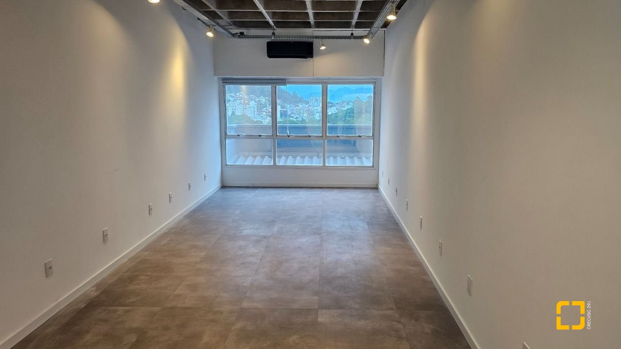 Sala com 27m², 1 garagem, no bairro Trindade em Florianópolis