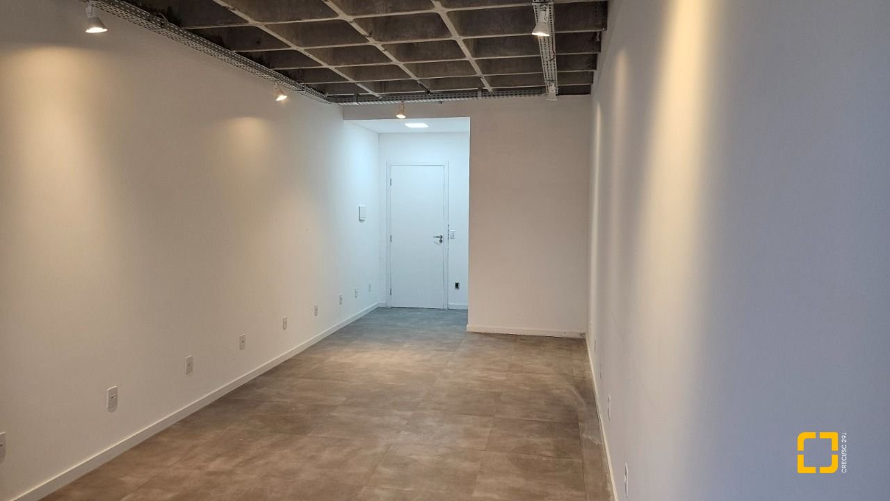 Sala com 27m², 1 garagem, no bairro Trindade em Florianópolis