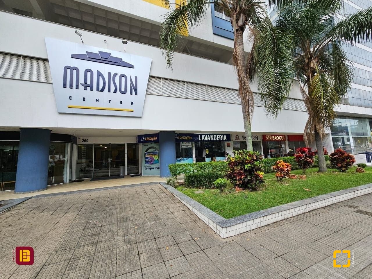 Sala com 27m², 1 garagem, no bairro Trindade em Florianópolis