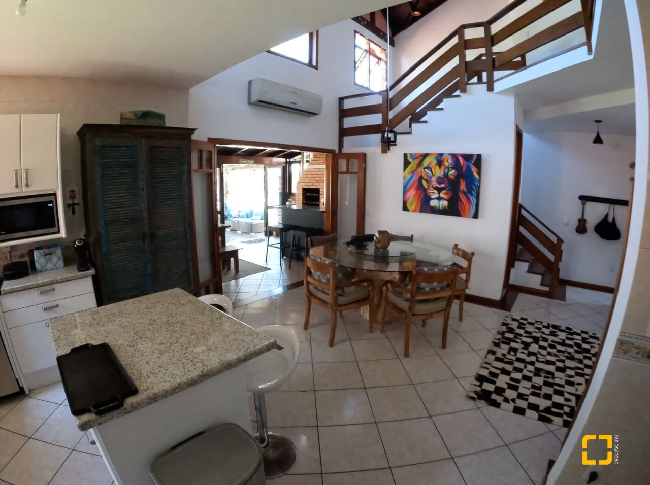 Casa de Condomínio com 230m², 6 quartos (sendo 3 suítes), 4 garagens, no bairro Rio Tavares em Florianópolis