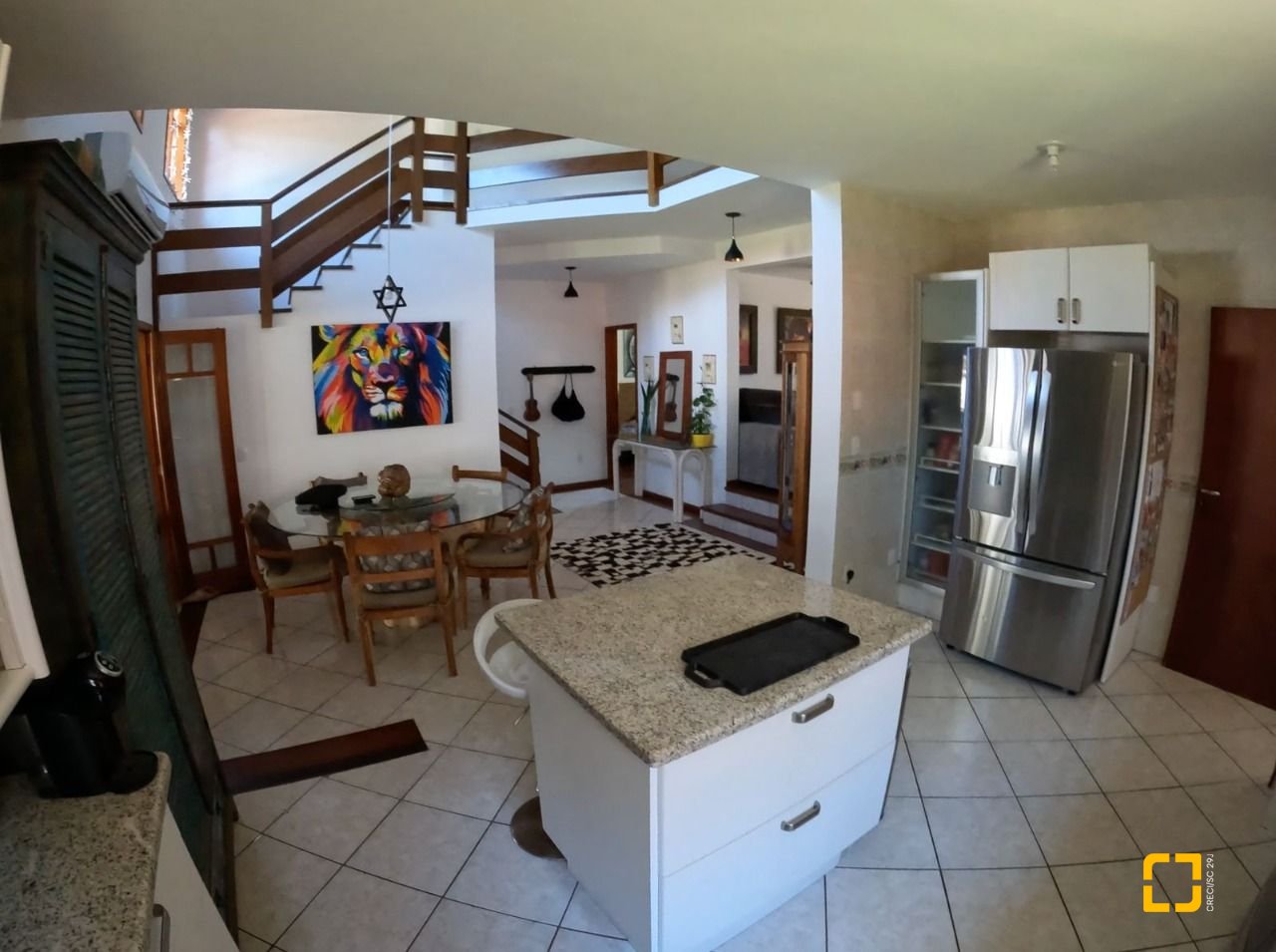Casa de Condomínio com 230m², 6 quartos (sendo 3 suítes), 4 garagens, no bairro Rio Tavares em Florianópolis