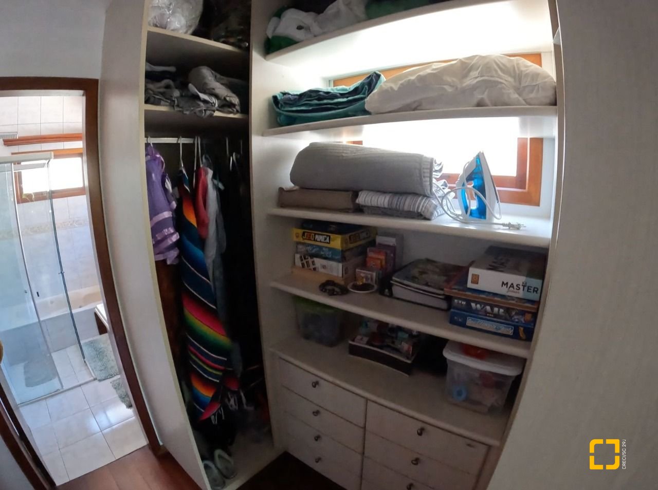 Casa de Condomínio com 230m², 6 quartos (sendo 3 suítes), 4 garagens, no bairro Rio Tavares em Florianópolis