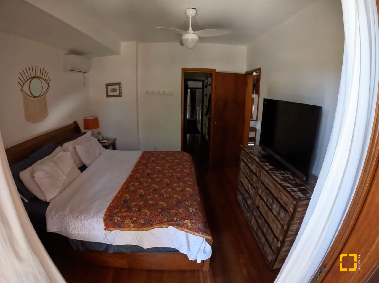 Casa de Condomínio com 230m², 6 quartos (sendo 3 suítes), 4 garagens, no bairro Rio Tavares em Florianópolis
