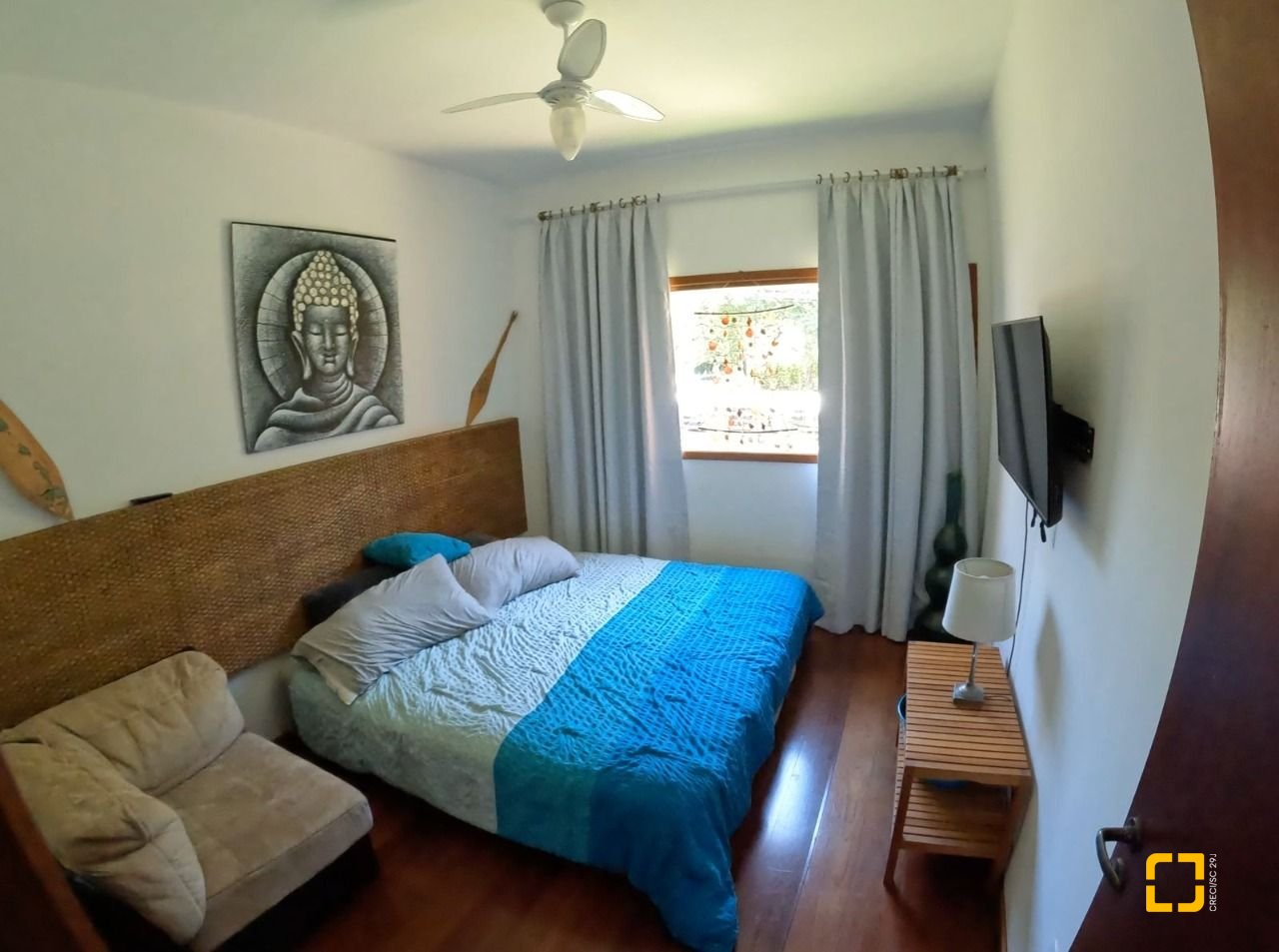 Casa de Condomínio com 230m², 3 quartos (sendo 3 suítes), 4 garagens, no bairro Rio Tavares em Florianópolis