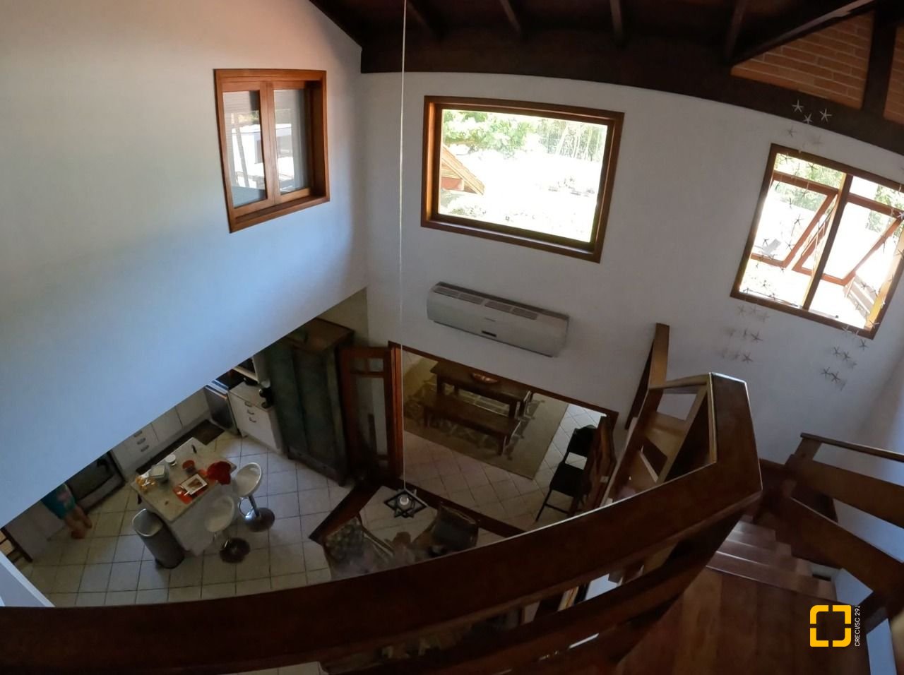 Casa de Condomínio com 230m², 3 quartos (sendo 3 suítes), 4 garagens, no bairro Rio Tavares em Florianópolis