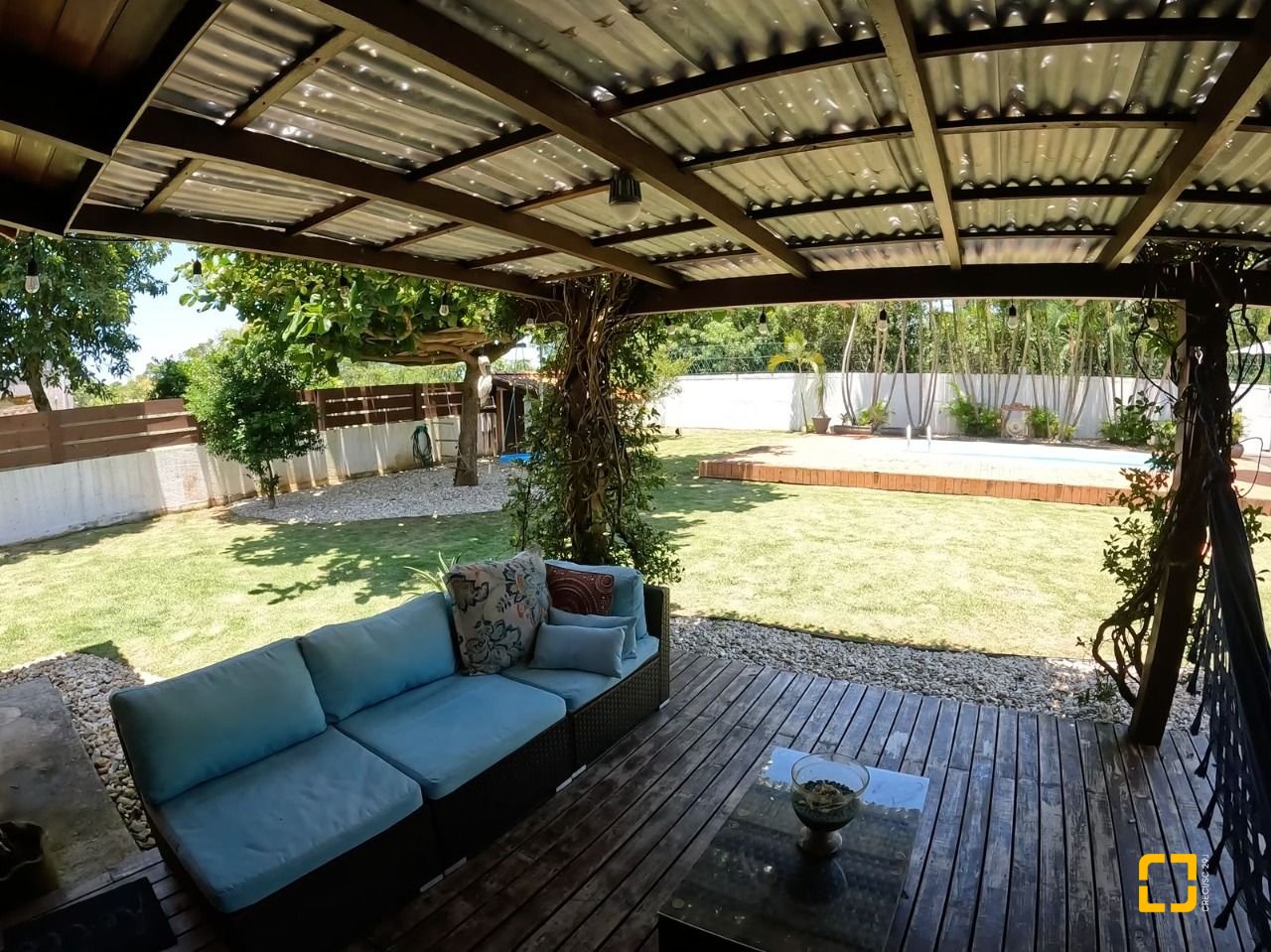 Casa de Condomínio com 230m², 3 quartos (sendo 3 suítes), 4 garagens, no bairro Rio Tavares em Florianópolis