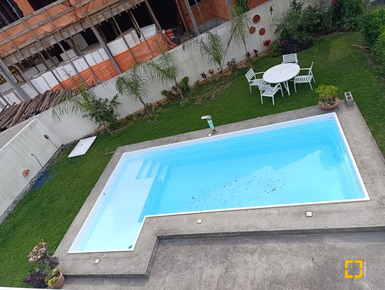Casa de Condomínio com 200m², 7 quartos (sendo 3 suítes), 4 garagens, no bairro Cachoeira do Bom Jesus em Florianópolis