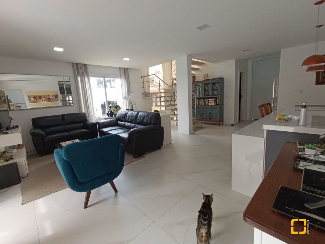 Casa de Condomínio com 200m², 7 quartos (sendo 3 suítes), 4 garagens, no bairro Cachoeira do Bom Jesus em Florianópolis