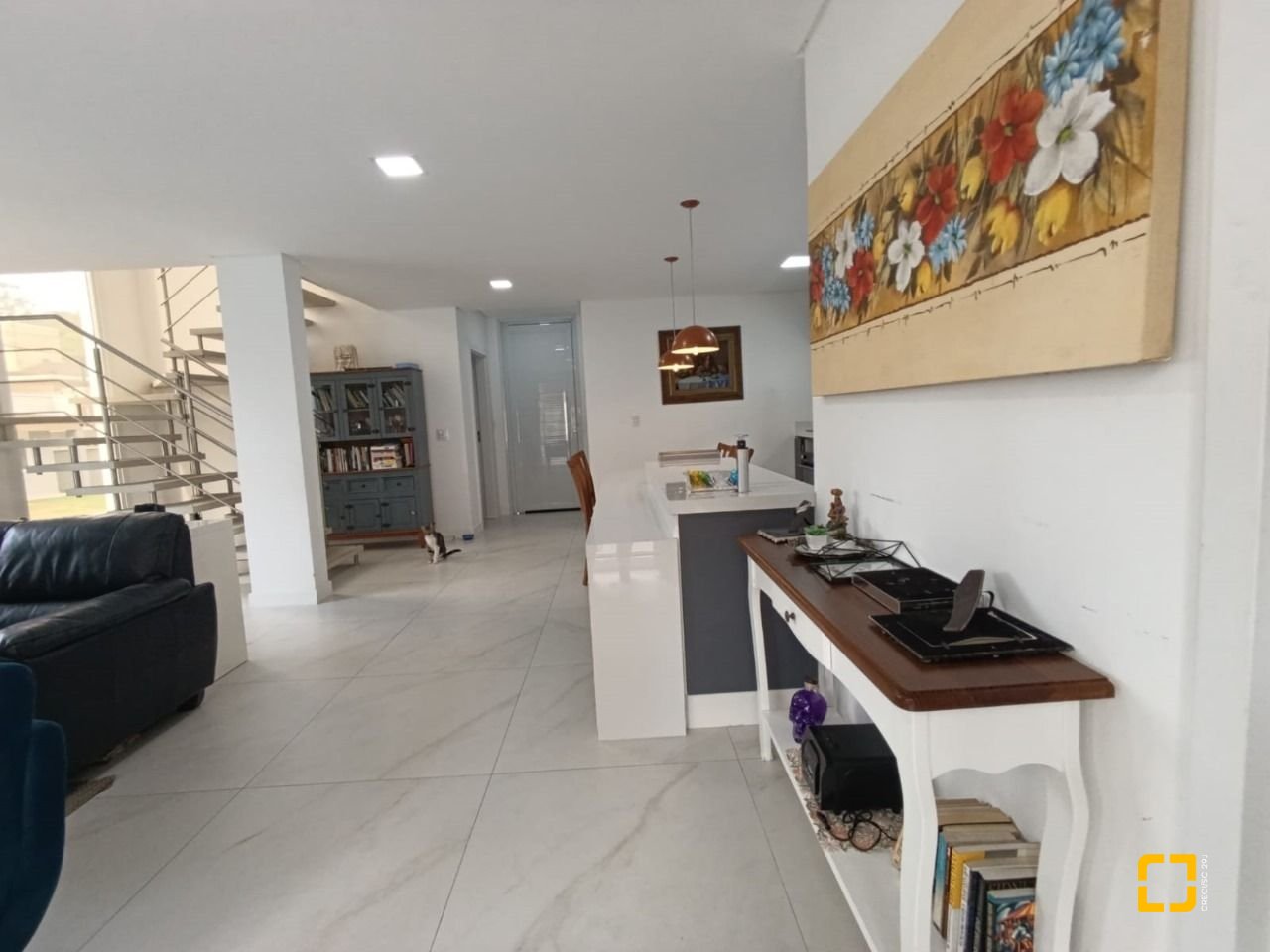 Casa de Condomínio com 200m², 7 quartos (sendo 3 suítes), 4 garagens, no bairro Cachoeira do Bom Jesus em Florianópolis