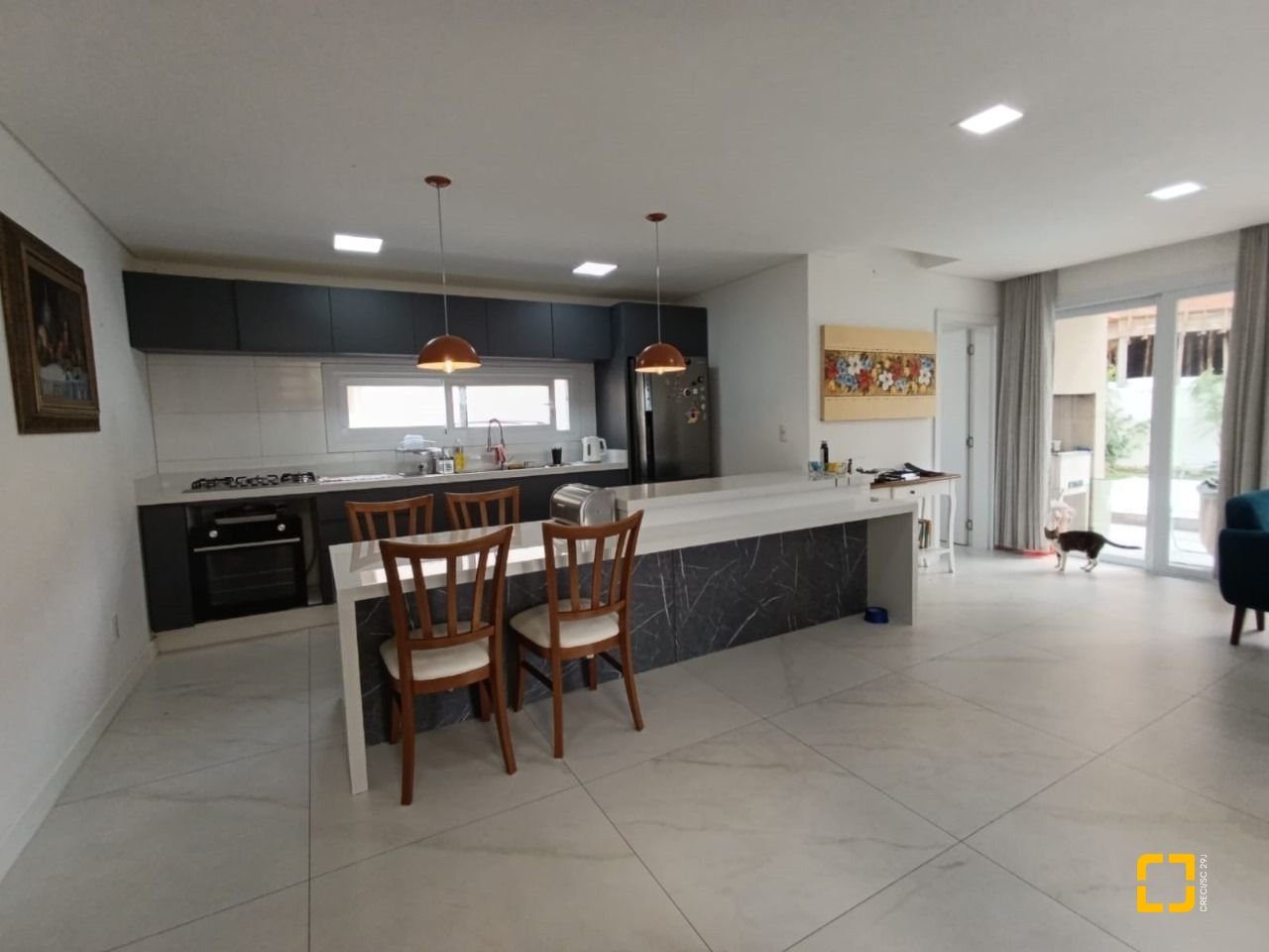 Casa de Condomínio com 200m², 7 quartos (sendo 3 suítes), 4 garagens, no bairro Cachoeira do Bom Jesus em Florianópolis