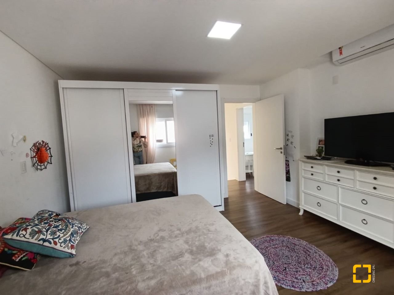 Casa de Condomínio com 200m², 7 quartos (sendo 3 suítes), 4 garagens, no bairro Cachoeira do Bom Jesus em Florianópolis