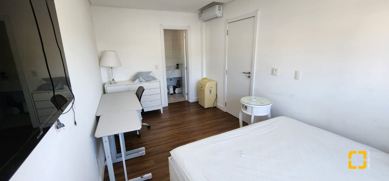 Casa de Condomínio com 200m², 7 quartos (sendo 3 suítes), 4 garagens, no bairro Cachoeira do Bom Jesus em Florianópolis