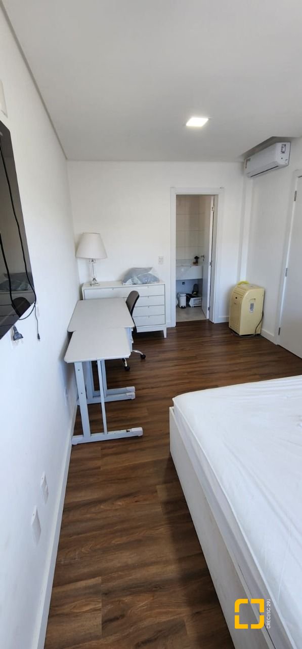 Casa de Condomínio com 200m², 7 quartos (sendo 3 suítes), 4 garagens, no bairro Cachoeira do Bom Jesus em Florianópolis