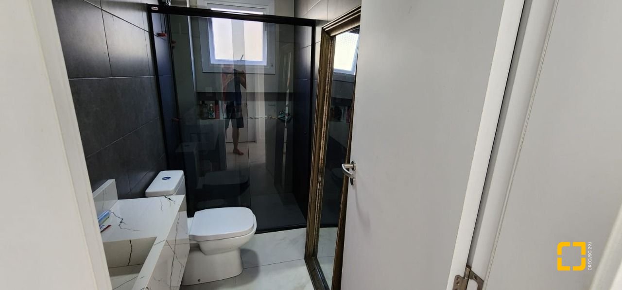 Casa de Condomínio com 200m², 7 quartos (sendo 3 suítes), 4 garagens, no bairro Cachoeira do Bom Jesus em Florianópolis