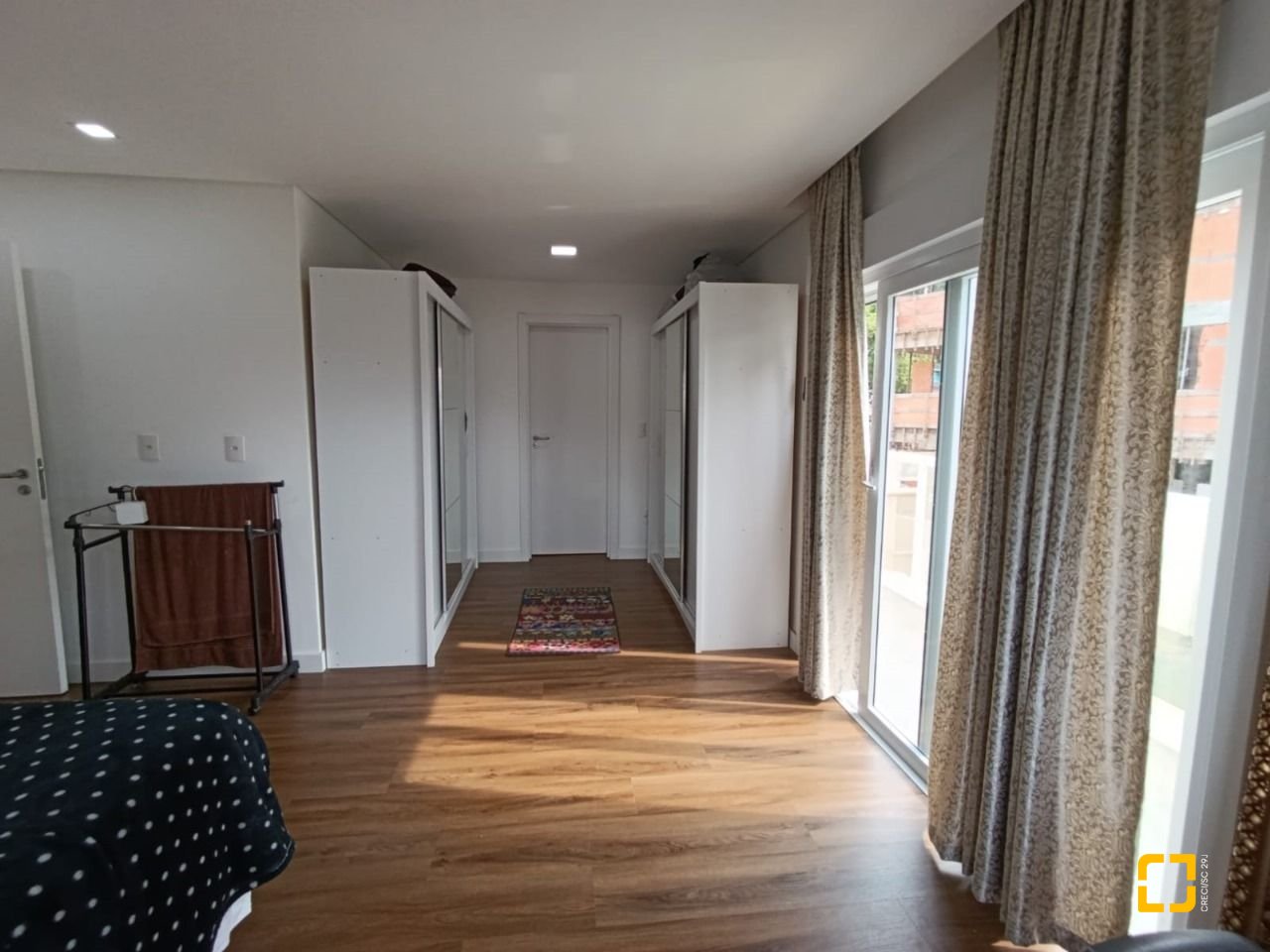 Casa de Condomínio com 200m², 7 quartos (sendo 3 suítes), 4 garagens, no bairro Cachoeira do Bom Jesus em Florianópolis