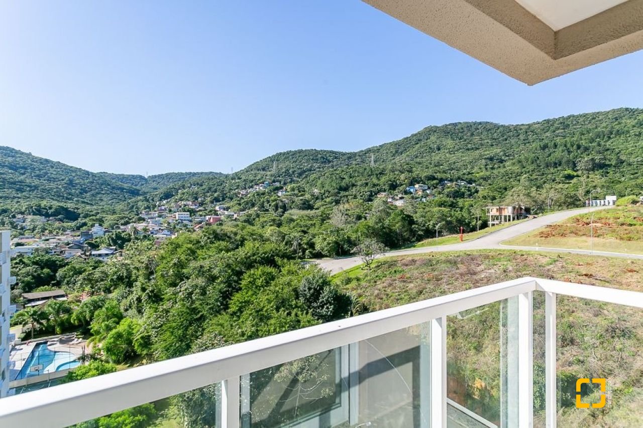 Apartamento com 65m², 3 quartos (sendo 1 suíte), 2 garagens, no bairro Itacorubi em Florianópolis