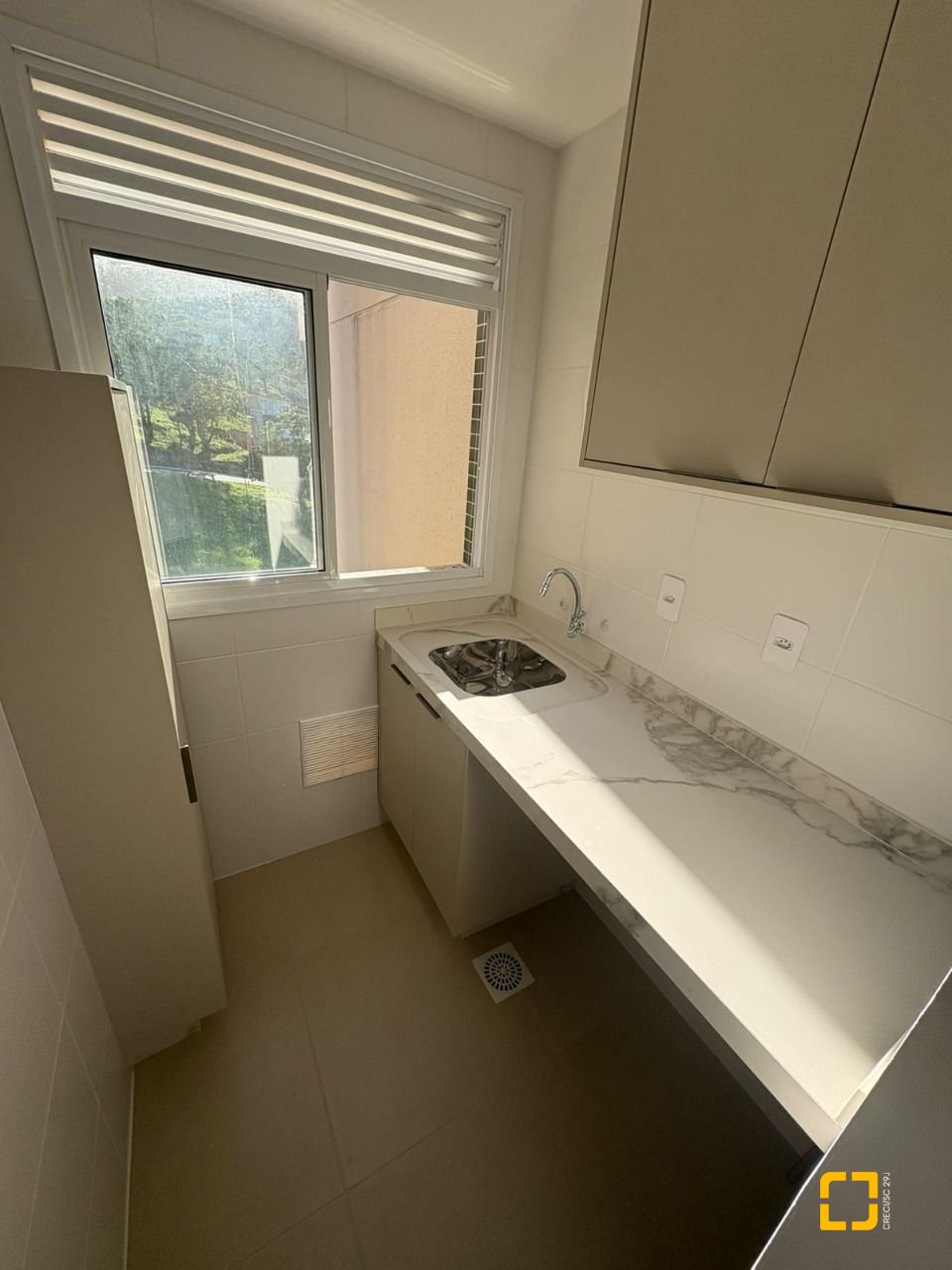 Apartamento com 65m², 3 quartos (sendo 1 suíte), 2 garagens, no bairro Itacorubi em Florianópolis