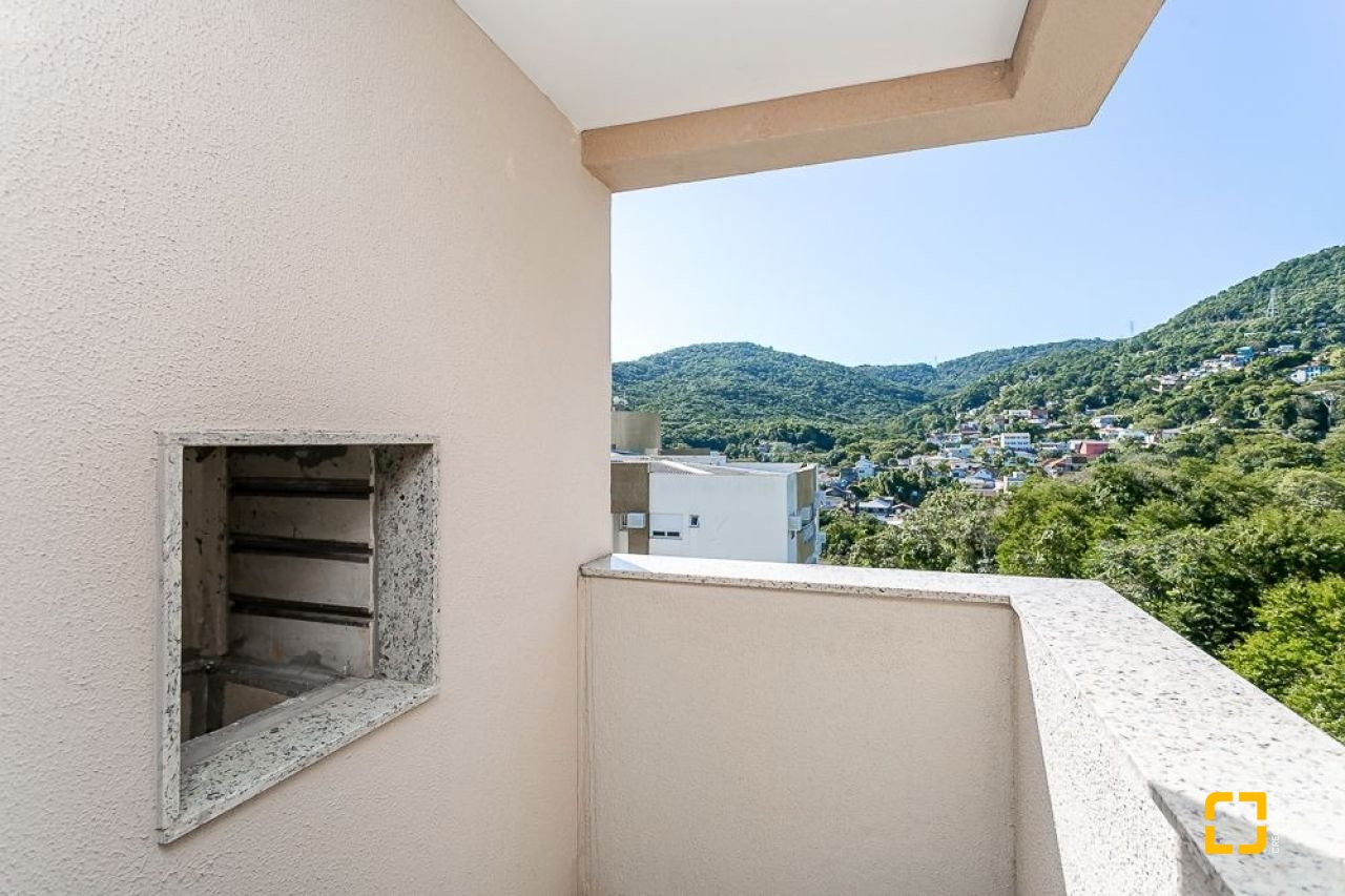 Apartamento com 65m², 3 quartos (sendo 1 suíte), 2 garagens, no bairro Itacorubi em Florianópolis