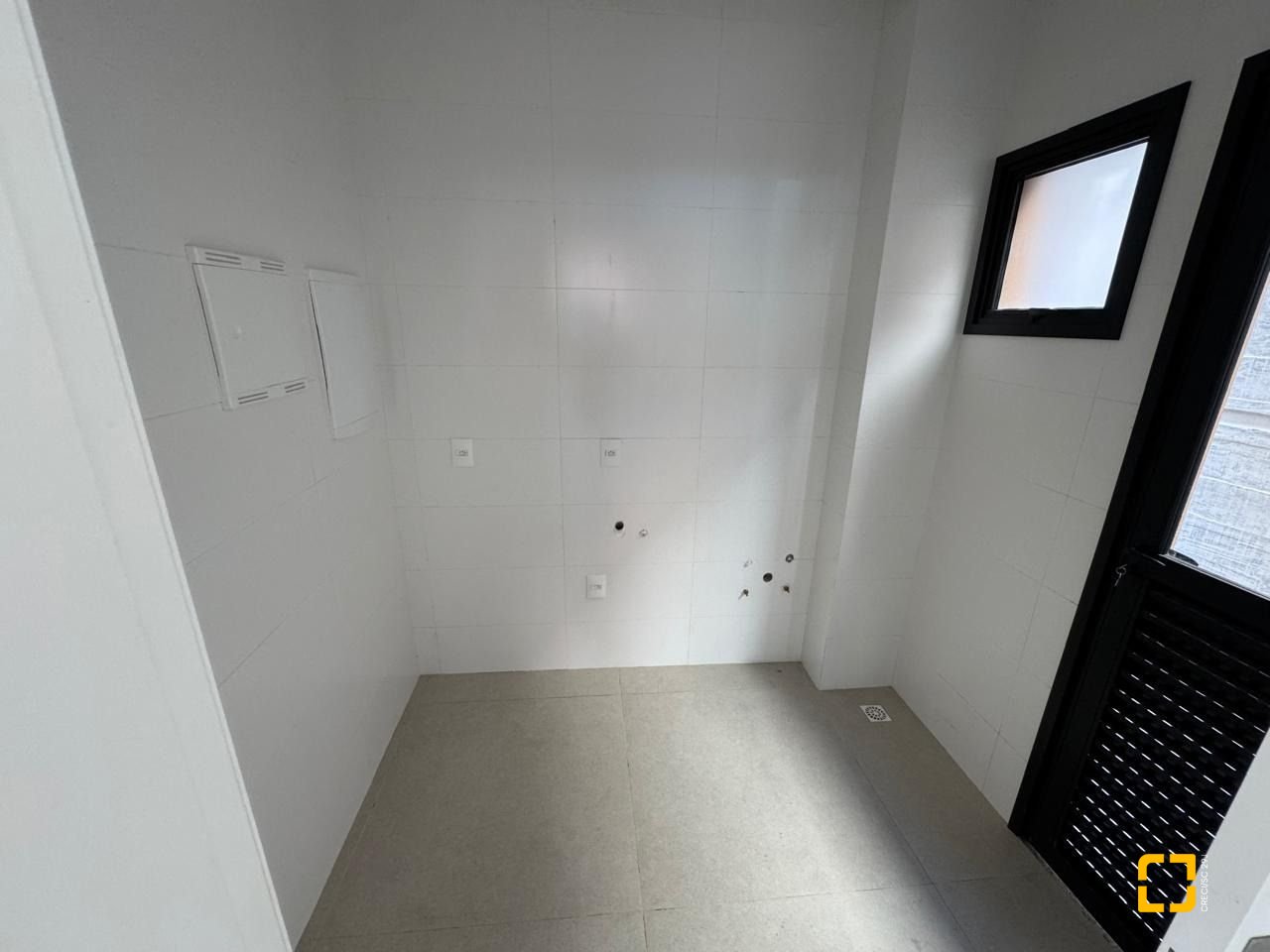 Casa de Condomínio com 242m², 6 quartos (sendo 3 suítes), 2 garagens, no bairro Cacupé em Florianópolis