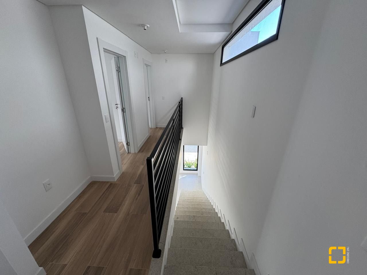 Casa de Condomínio com 242m², 6 quartos (sendo 3 suítes), 2 garagens, no bairro Cacupé em Florianópolis