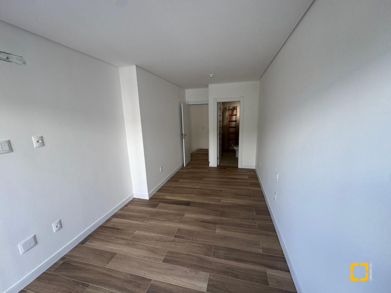 Casa de Condomínio com 242m², 6 quartos (sendo 3 suítes), 2 garagens, no bairro Cacupé em Florianópolis