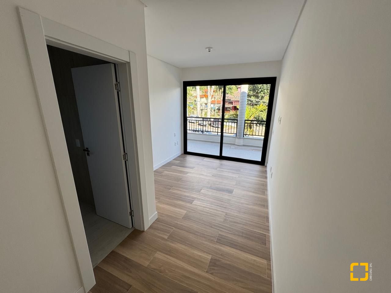 Casa de Condomínio com 242m², 6 quartos (sendo 3 suítes), 2 garagens, no bairro Cacupé em Florianópolis