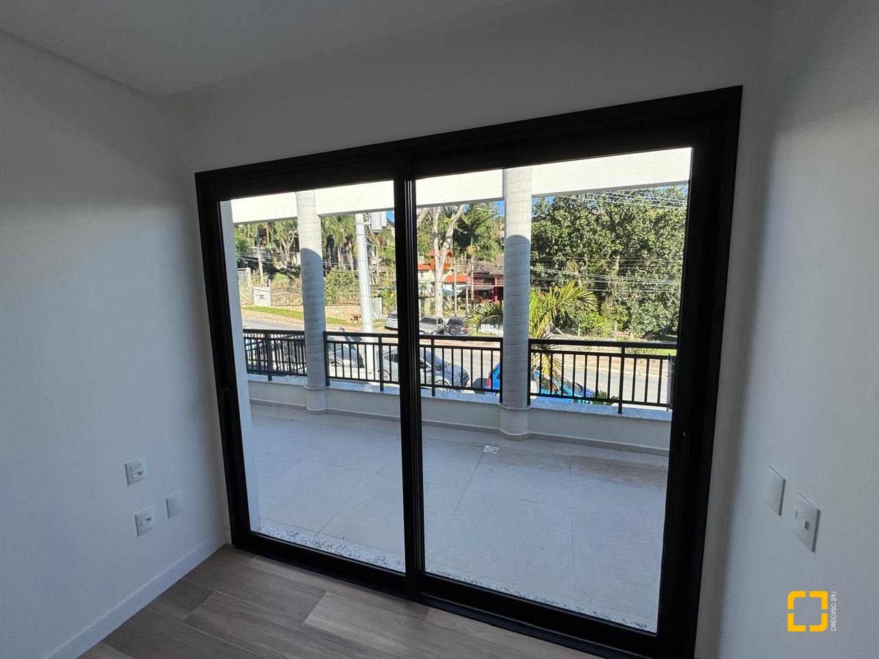 Casa de Condomínio com 242m², 6 quartos (sendo 3 suítes), 2 garagens, no bairro Cacupé em Florianópolis