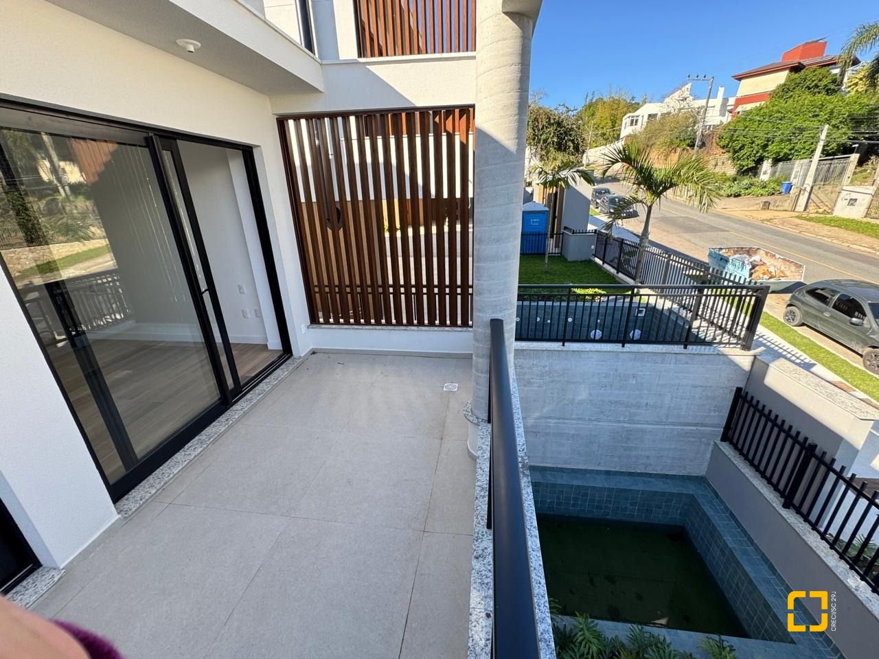 Casa de Condomínio com 242m², 6 quartos (sendo 3 suítes), 2 garagens, no bairro Cacupé em Florianópolis