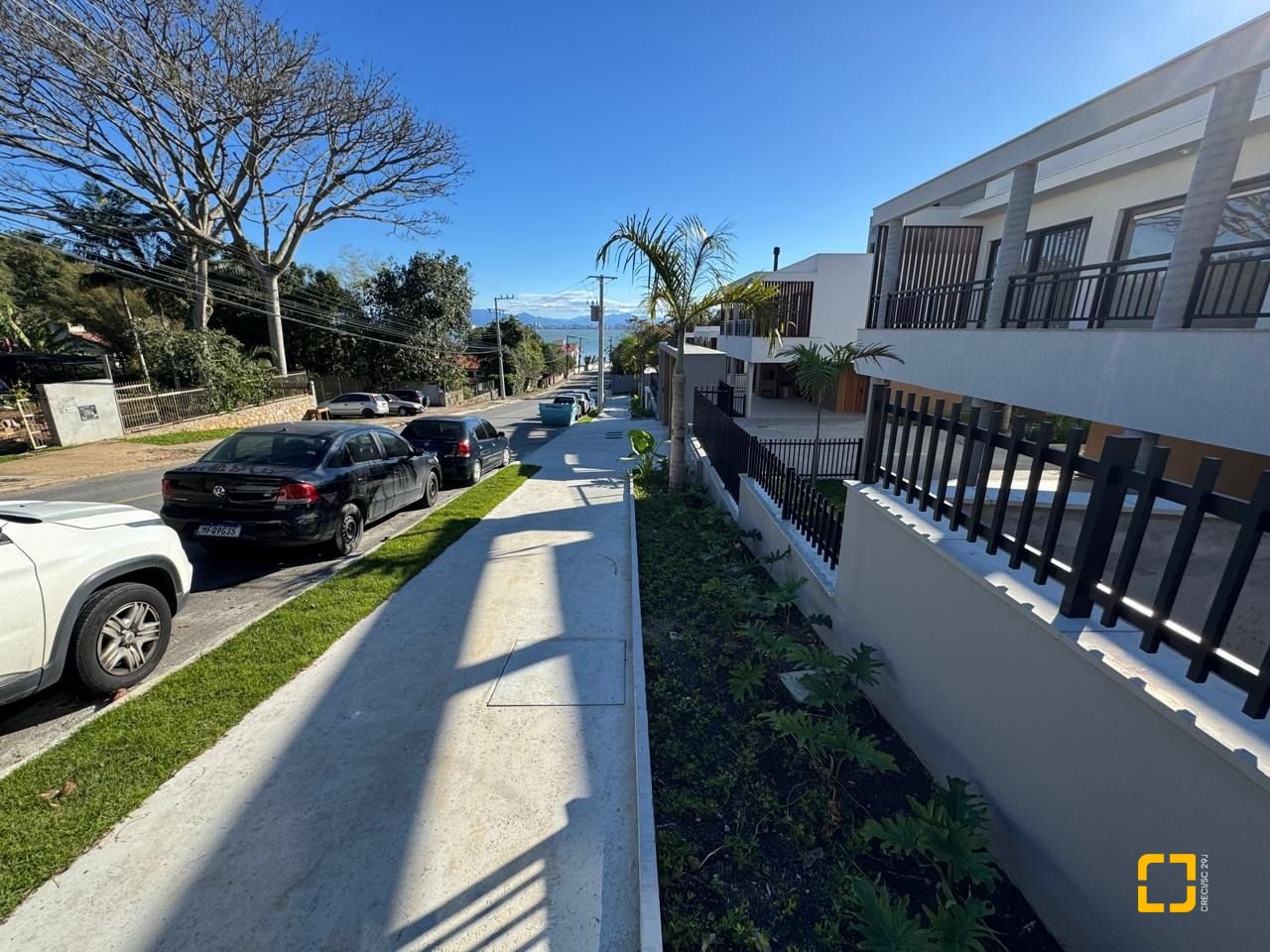 Casa de Condomínio com 242m², 6 quartos (sendo 3 suítes), 2 garagens, no bairro Cacupé em Florianópolis