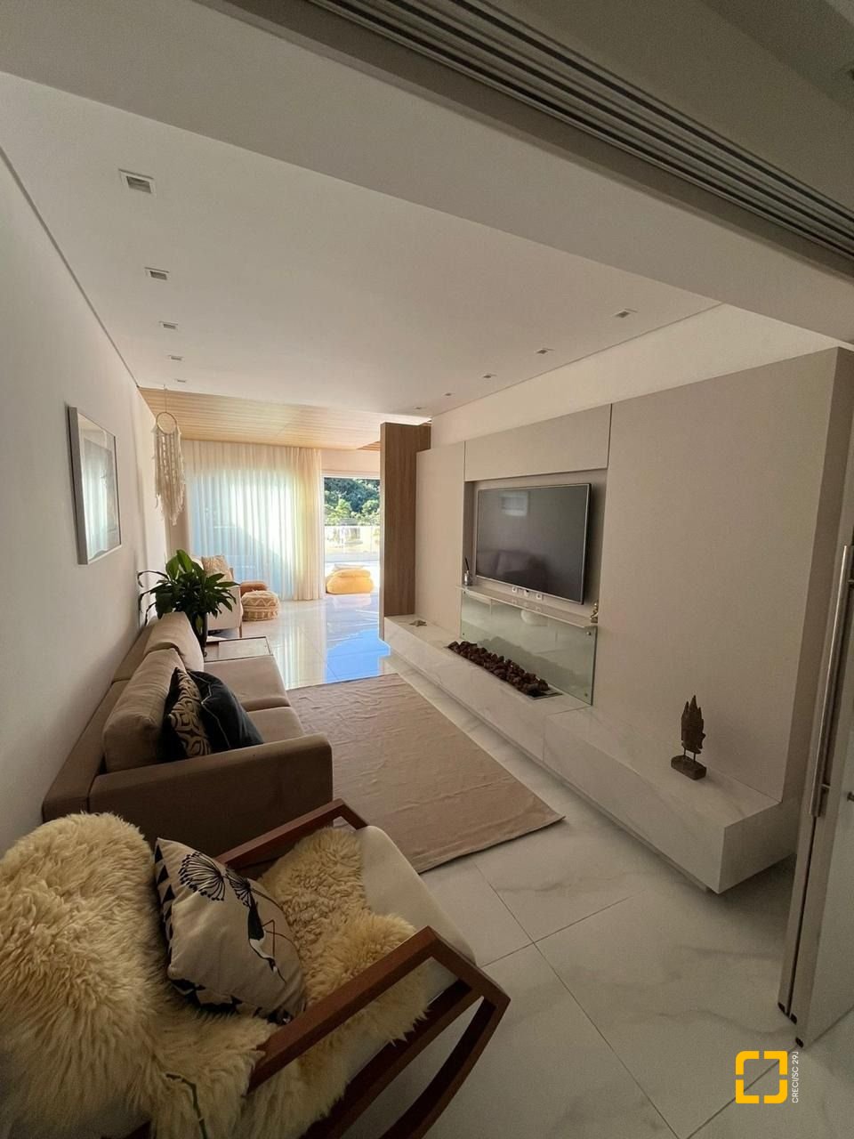 Cobertura com 257m², 6 quartos (sendo 3 suítes), 2 garagens, no bairro Ingleses em Florianópolis