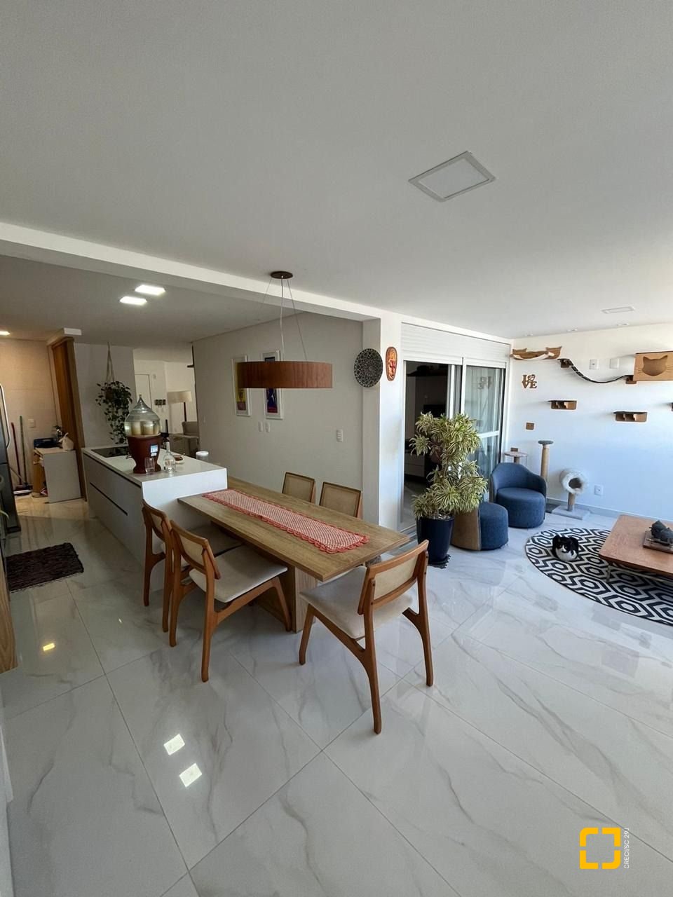 Cobertura com 257m², 6 quartos (sendo 3 suítes), 2 garagens, no bairro Ingleses em Florianópolis