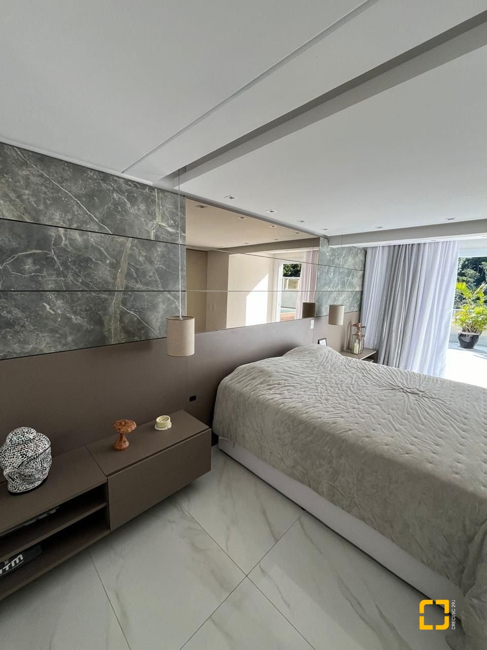 Cobertura com 257m², 6 quartos (sendo 3 suítes), 2 garagens, no bairro Ingleses em Florianópolis