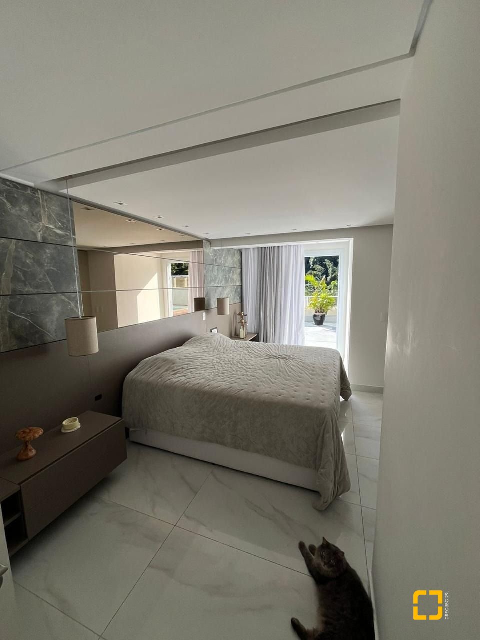 Cobertura com 257m², 6 quartos (sendo 3 suítes), 2 garagens, no bairro Ingleses em Florianópolis