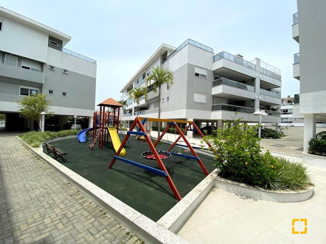 Cobertura com 257m², 6 quartos (sendo 3 suítes), 2 garagens, no bairro Ingleses em Florianópolis