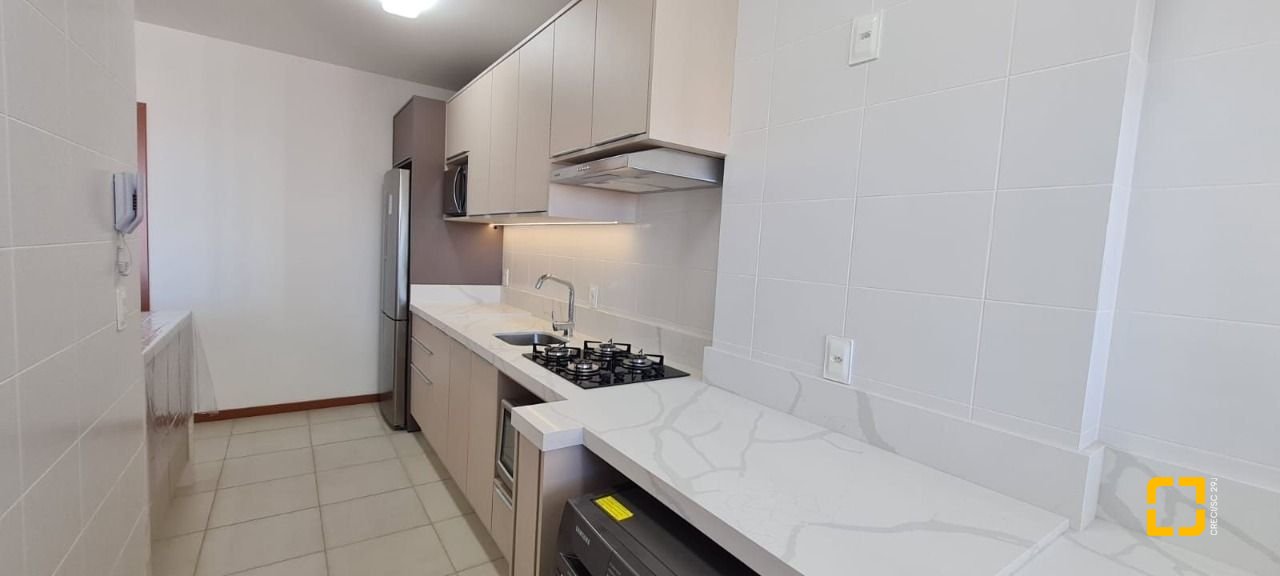 Apartamento com 68m², 2 quartos (sendo 1 suíte), no bairro Rio Caveiras em Biguaçu