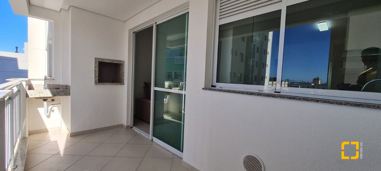 Apartamento com 68m², 2 quartos (sendo 1 suíte), no bairro Rio Caveiras em Biguaçu