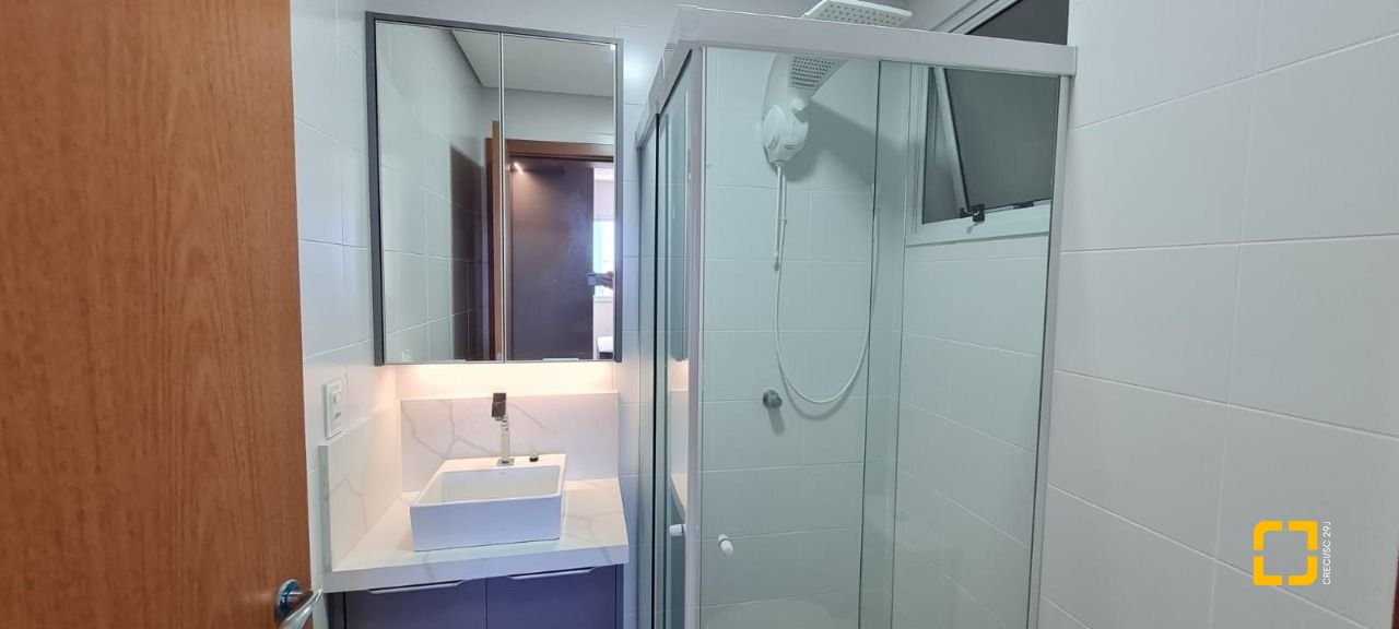 Apartamento com 68m², 2 quartos (sendo 1 suíte), no bairro Rio Caveiras em Biguaçu