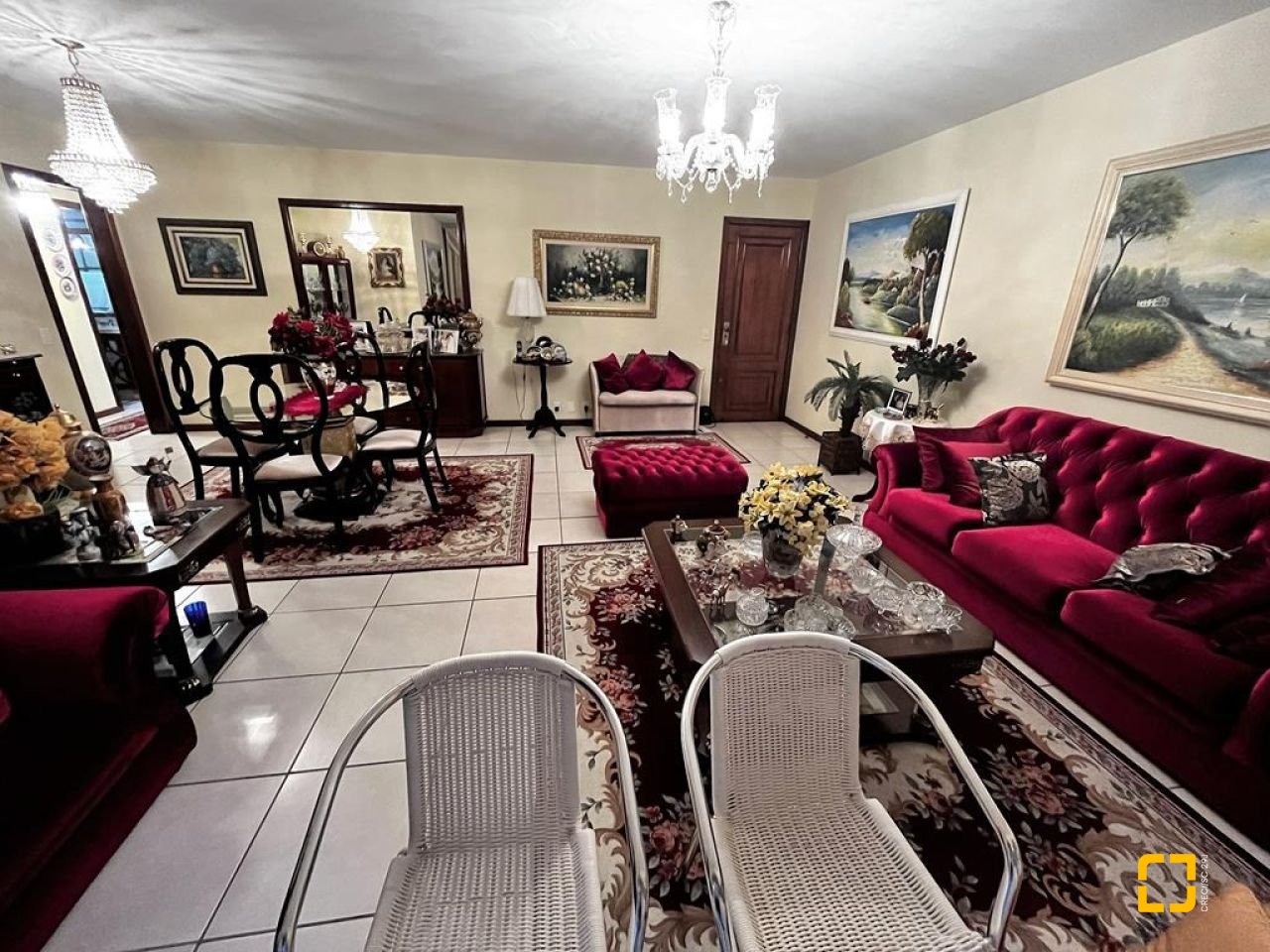 Apartamento com 140m², 5 quartos (sendo 2 suítes), 2 garagens, no bairro Centro em Florianópolis