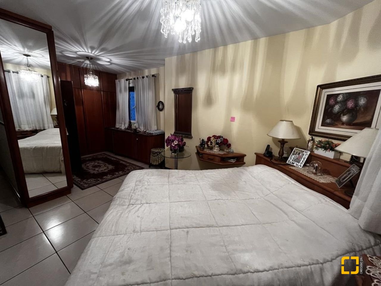 Apartamento com 140m², 5 quartos (sendo 2 suítes), 2 garagens, no bairro Centro em Florianópolis