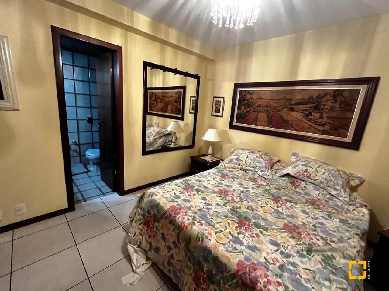 Apartamento com 140m², 5 quartos (sendo 2 suítes), 2 garagens, no bairro Centro em Florianópolis