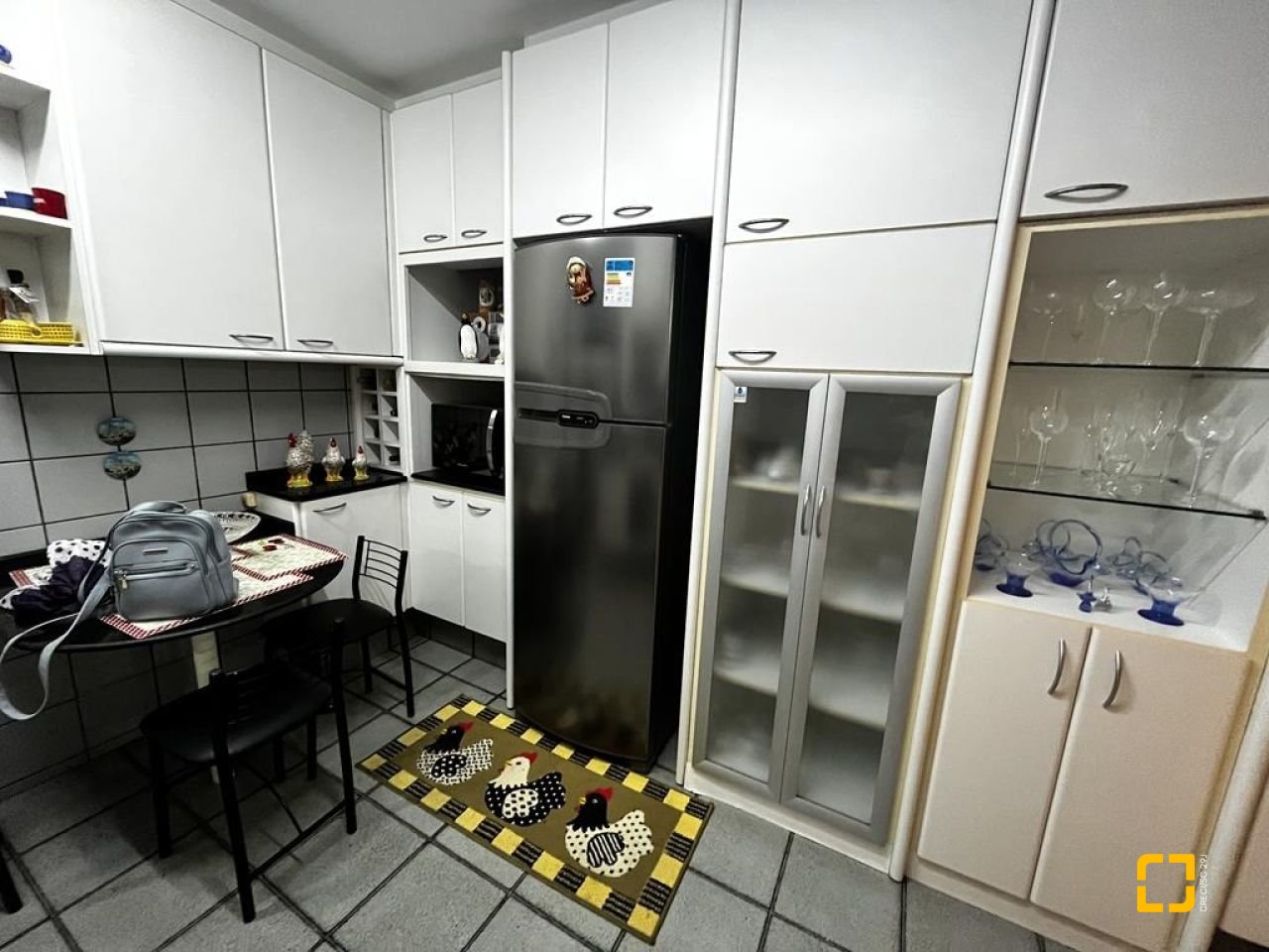 Apartamento com 140m², 5 quartos (sendo 2 suítes), 2 garagens, no bairro Centro em Florianópolis